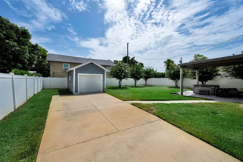 3421 Iris Street N St Petersburg FL 33704