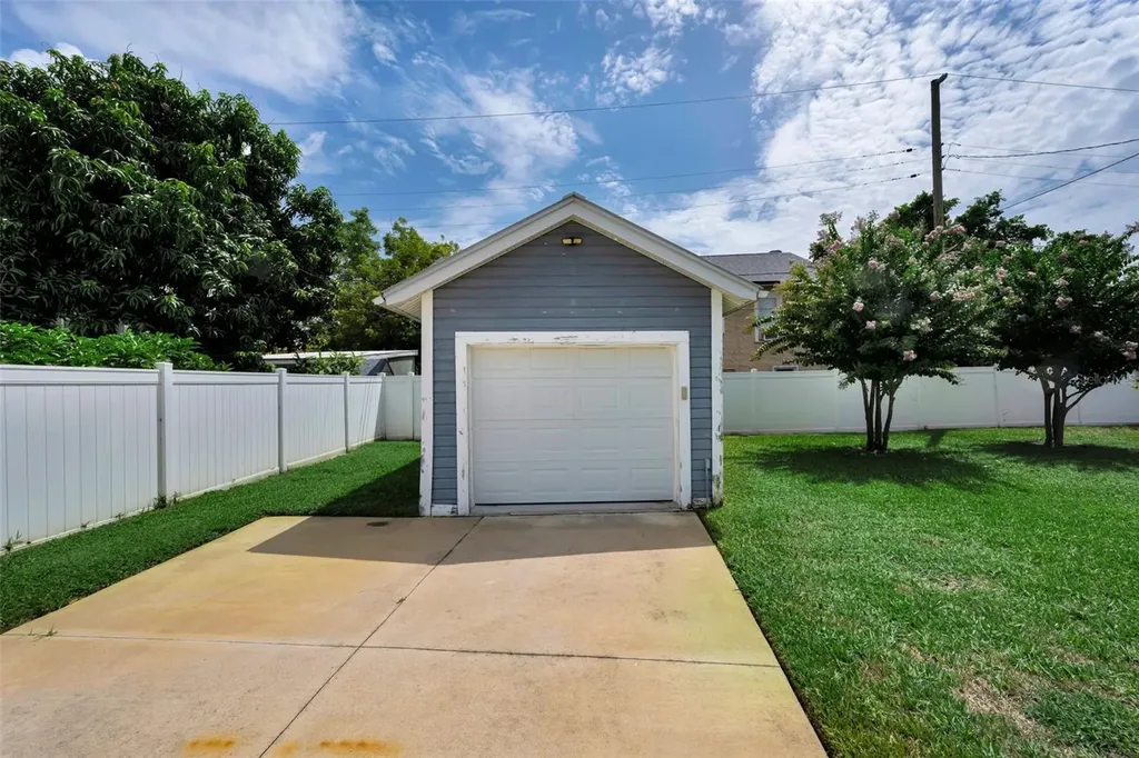 3421 Iris Street N St Petersburg FL 33704