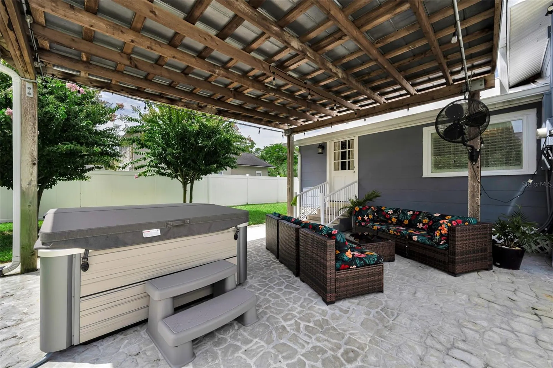 3421 Iris Street N St Petersburg FL 33704