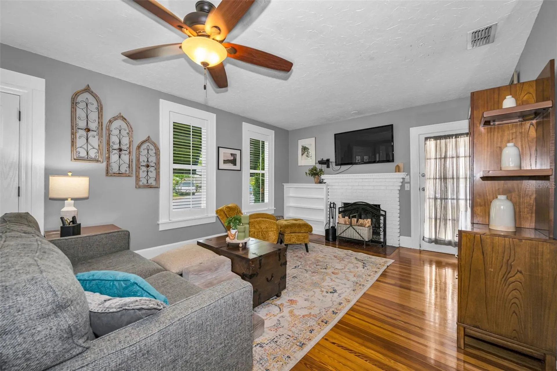 3421 Iris Street N St Petersburg FL 33704