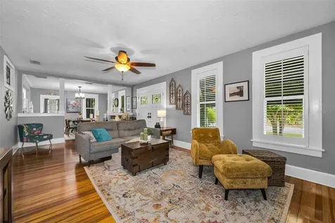 3421 Iris Street N St Petersburg FL 33704