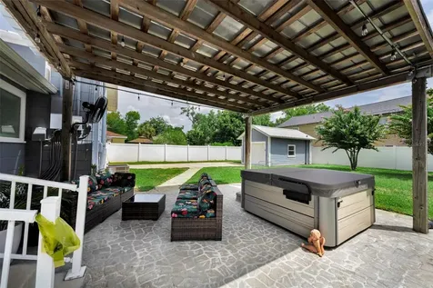 3421 Iris Street N St Petersburg FL 33704