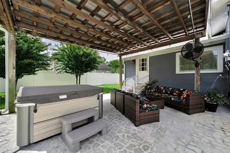 3421 Iris Street N St Petersburg FL 33704