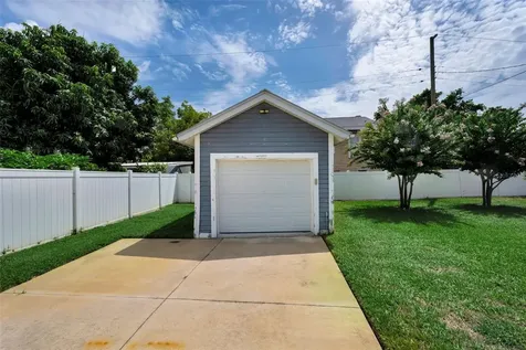 3421 Iris Street N St Petersburg FL 33704