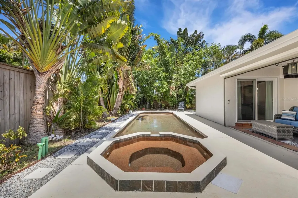 2426 Icecapade Drive Sarasota FL 34240