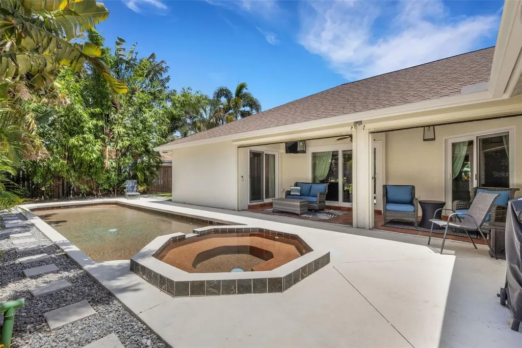 2426 Icecapade Drive Sarasota FL 34240
