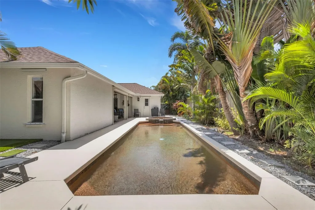 2426 Icecapade Drive Sarasota FL 34240