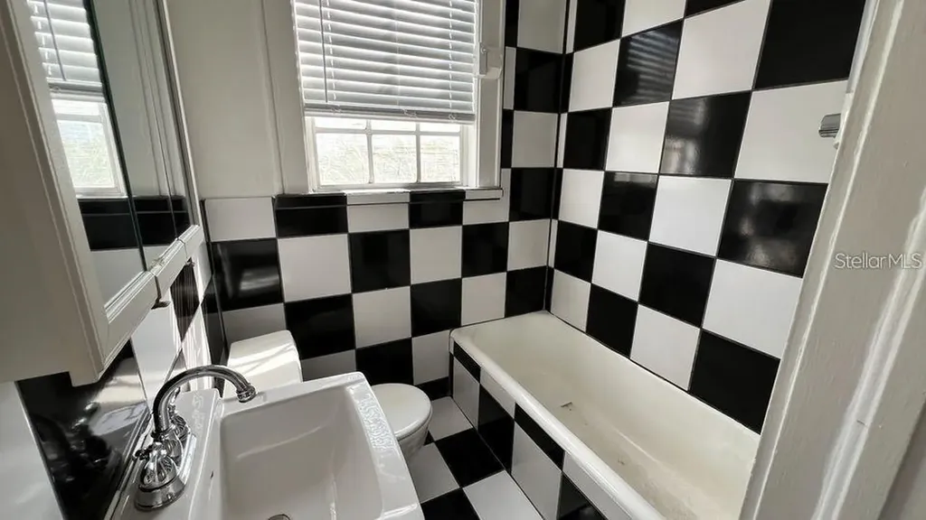 118 Indian Place Sarasota FL 34236