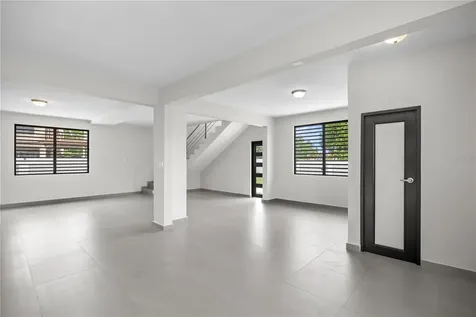 4 Rexville Van Scoy Bayamon PR 00957