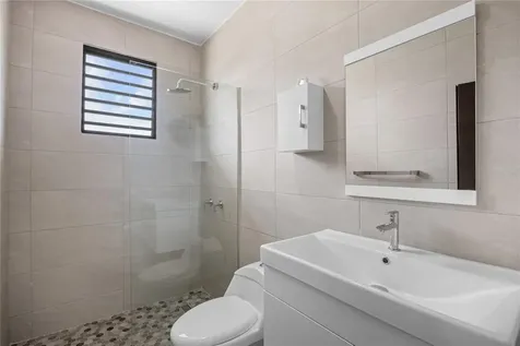 4 Rexville Van Scoy Bayamon PR 00957