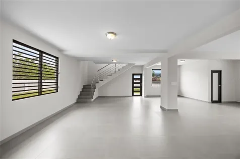 4 Rexville Van Scoy Bayamon PR 00957
