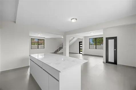 4 Rexville Van Scoy Bayamon PR 00957
