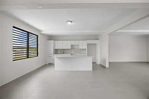 4 Rexville Van Scoy Bayamon PR 00957