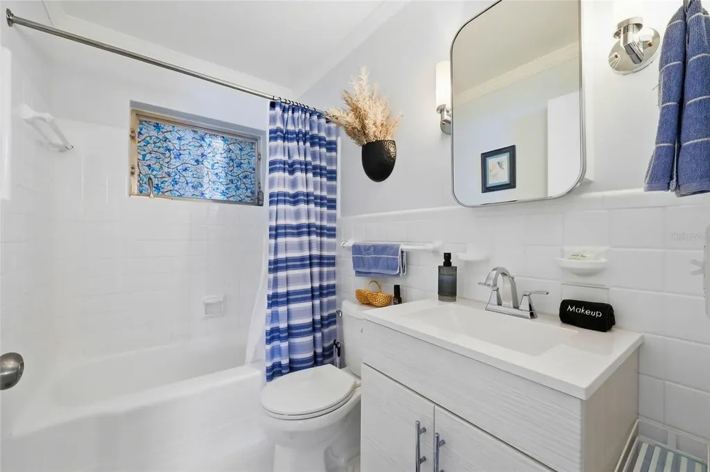 936 N Baker Street Mount Dora FL 32757