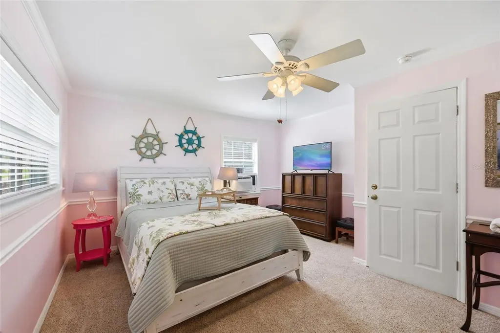 936 N Baker Street Mount Dora FL 32757