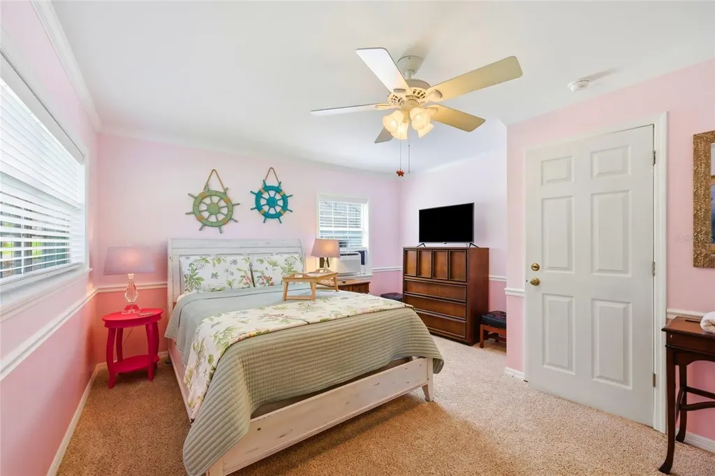 936 N Baker Street Mount Dora FL 32757