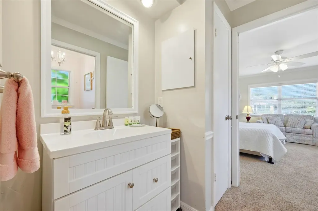 936 N Baker Street Mount Dora FL 32757