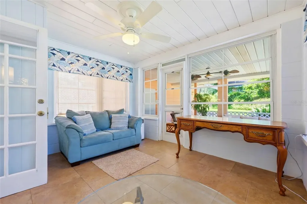 936 N Baker Street Mount Dora FL 32757