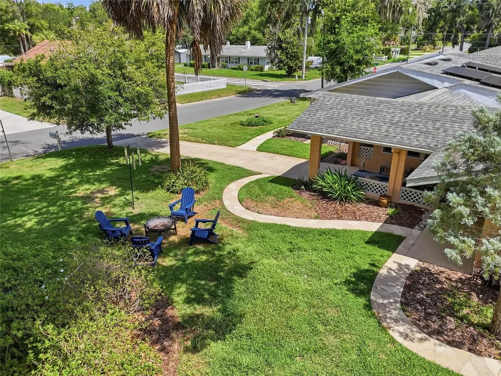 936 N Baker Street Mount Dora FL 32757
