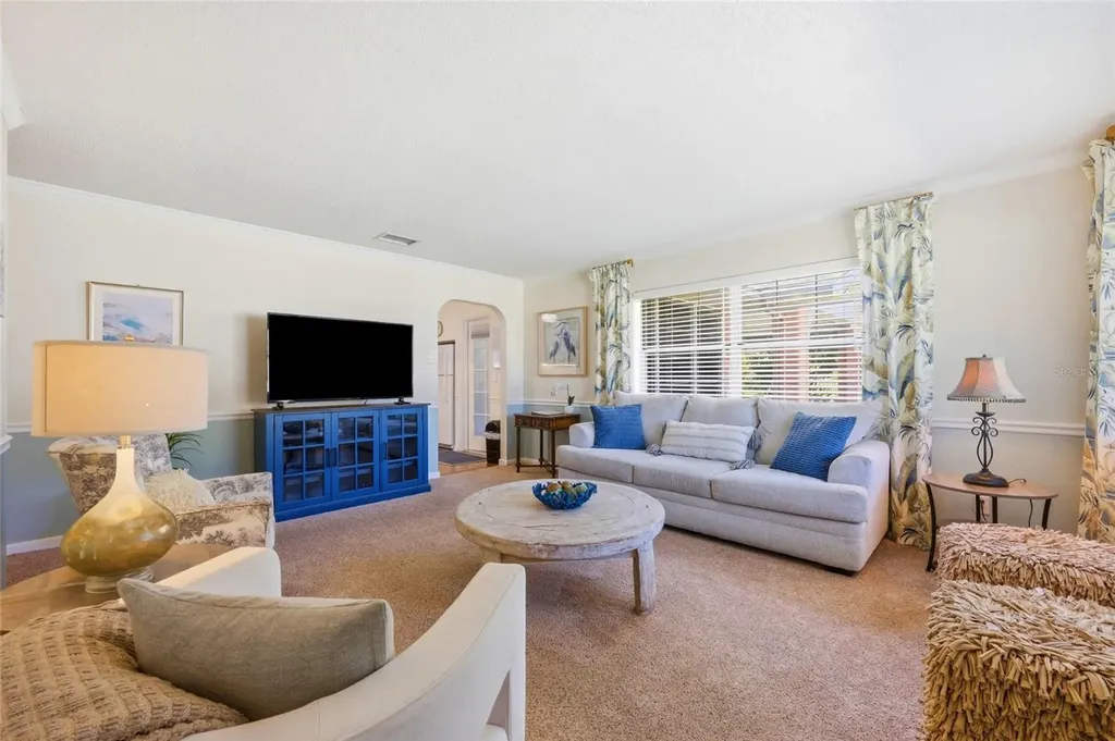 936 N Baker Street Mount Dora FL 32757
