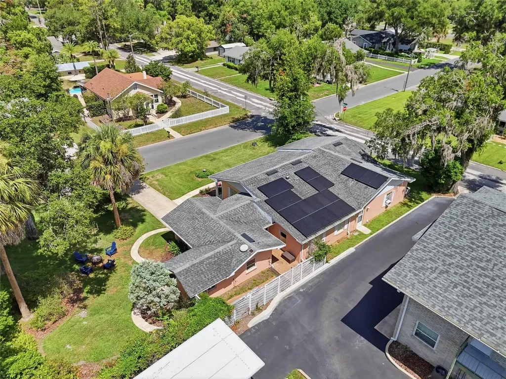 936 N Baker Street Mount Dora FL 32757