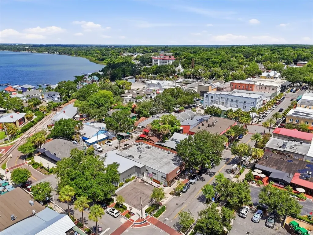 936 N Baker Street Mount Dora FL 32757