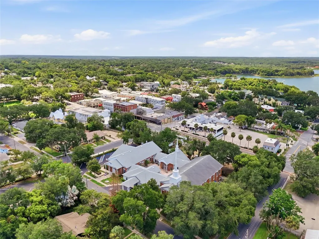 936 N Baker Street Mount Dora FL 32757