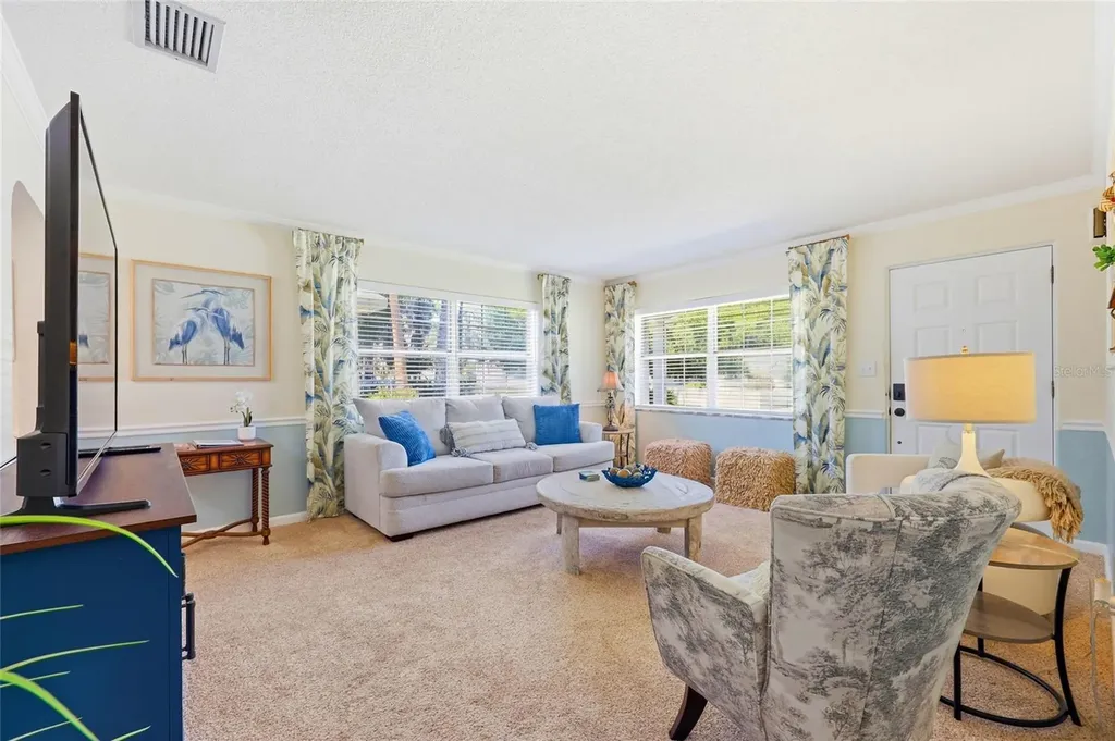 936 N Baker Street Mount Dora FL 32757