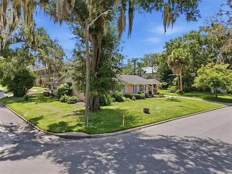 936 N Baker Street Mount Dora FL 32757