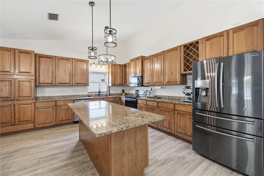 1570 Club Drive Tarpon Springs FL 34689
