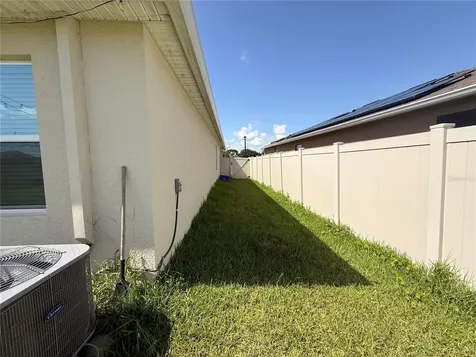2250 Hidden Palm Drive Sanford FL 32773