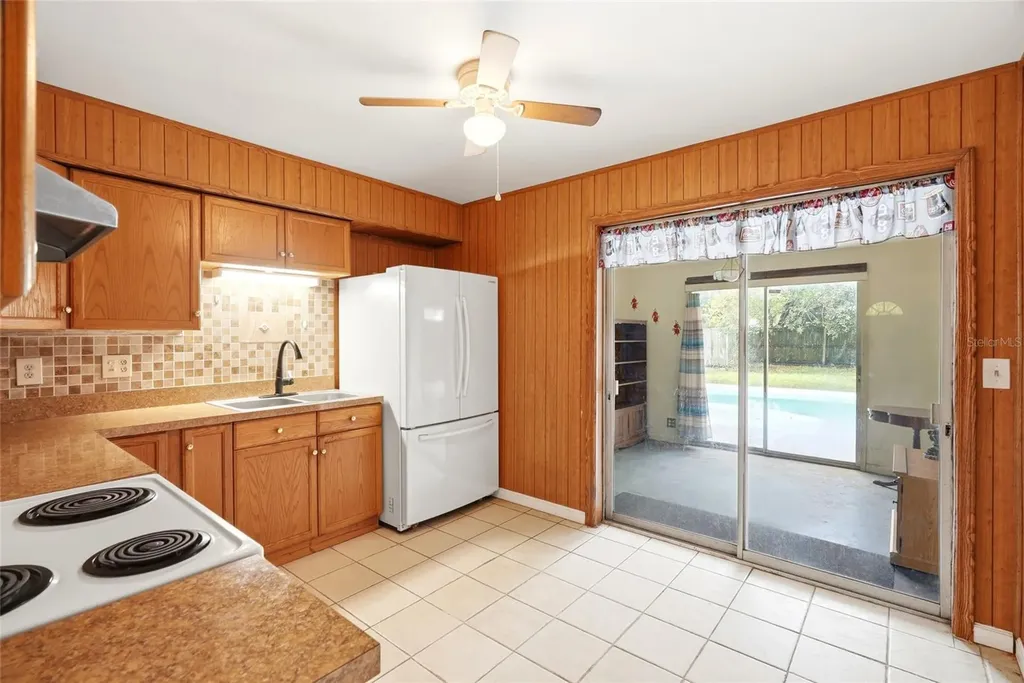 427 1st Avenue NE Largo FL 33770