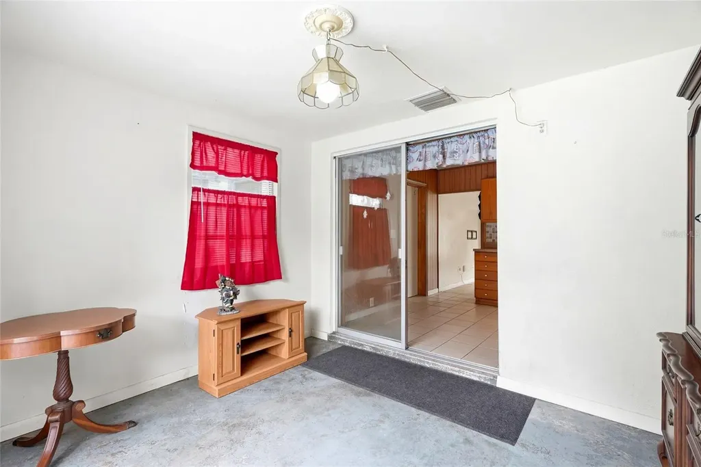 427 1st Avenue NE Largo FL 33770