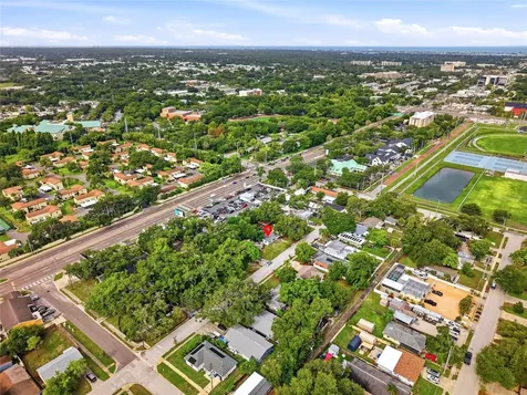 427 1st Avenue NE Largo FL 33770