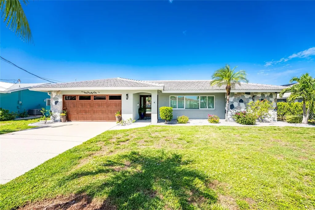 321 Capri Isles Court Punta Gorda FL 33950