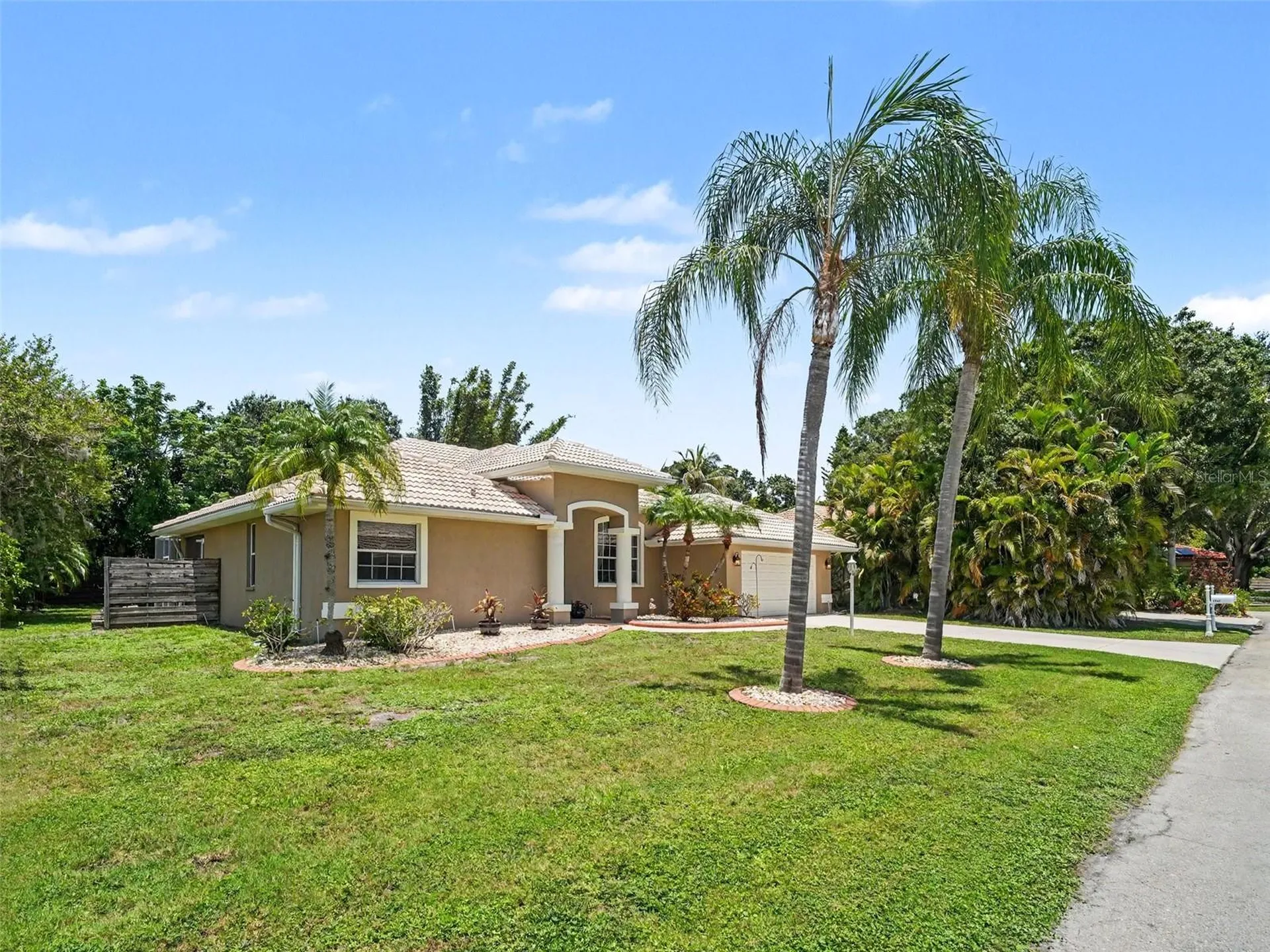 4049 Giannini Lane Sarasota FL 34233