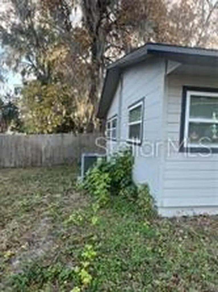 1568 NE 10 Street Ocala FL 34470