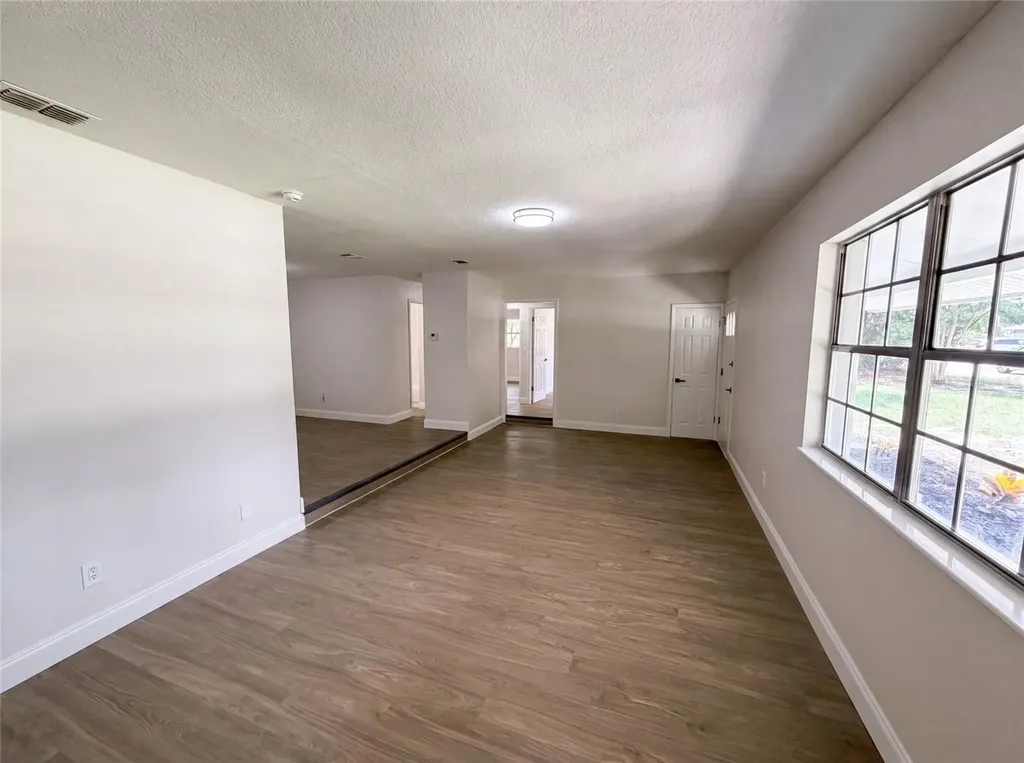 585 Hewett Drive Orlando FL 32807