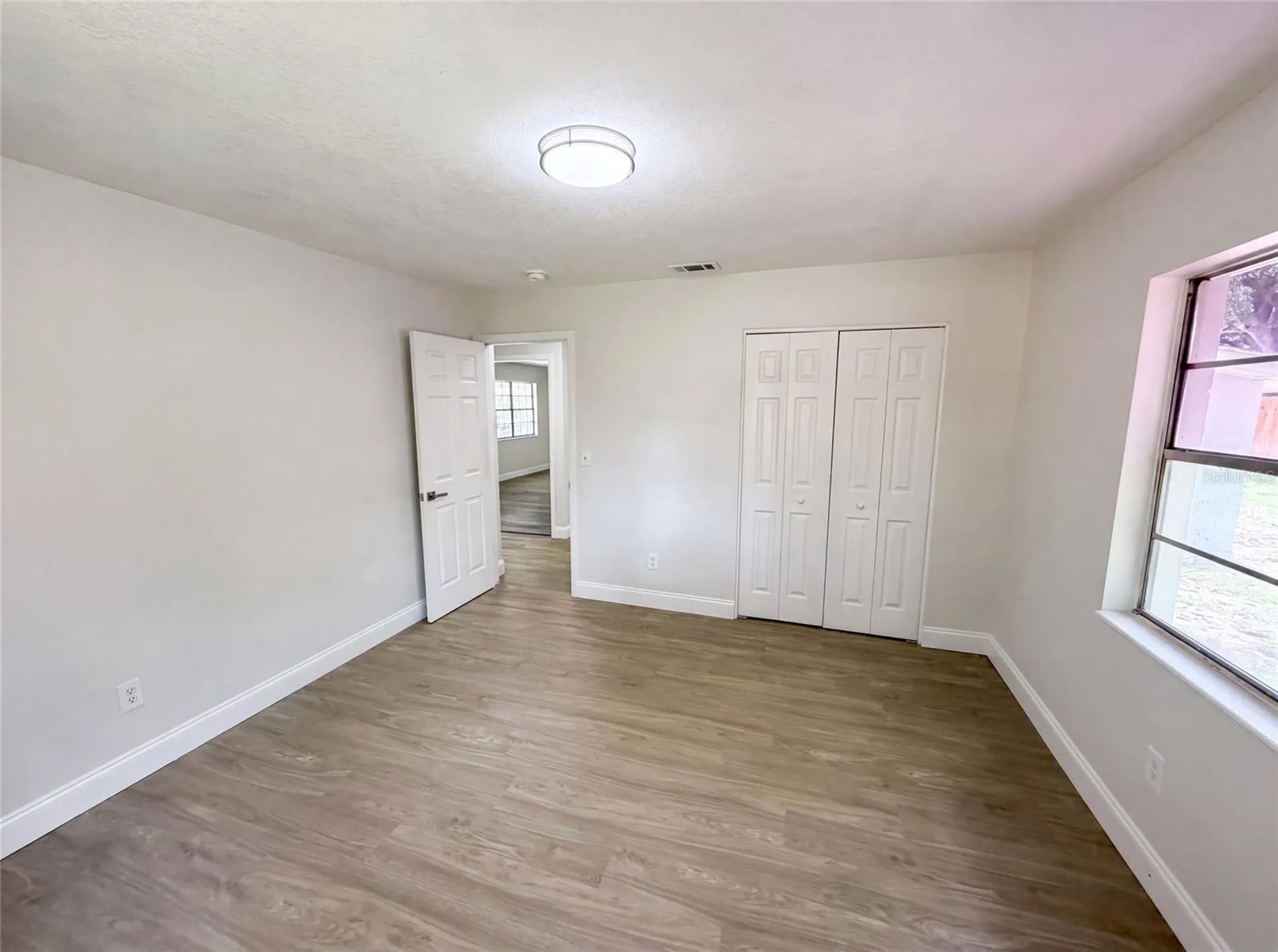 585 Hewett Drive Orlando FL 32807