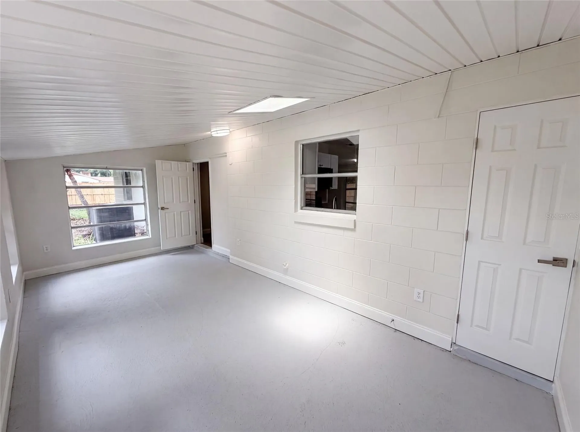585 Hewett Drive Orlando FL 32807