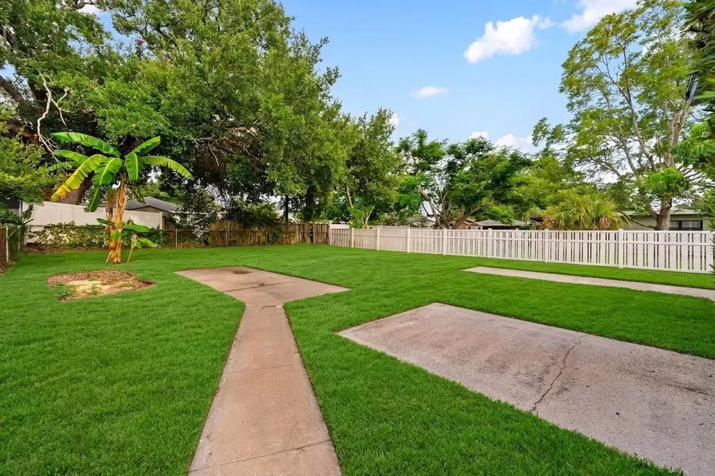 605 N Woodlynne Avenue Tampa FL 33609