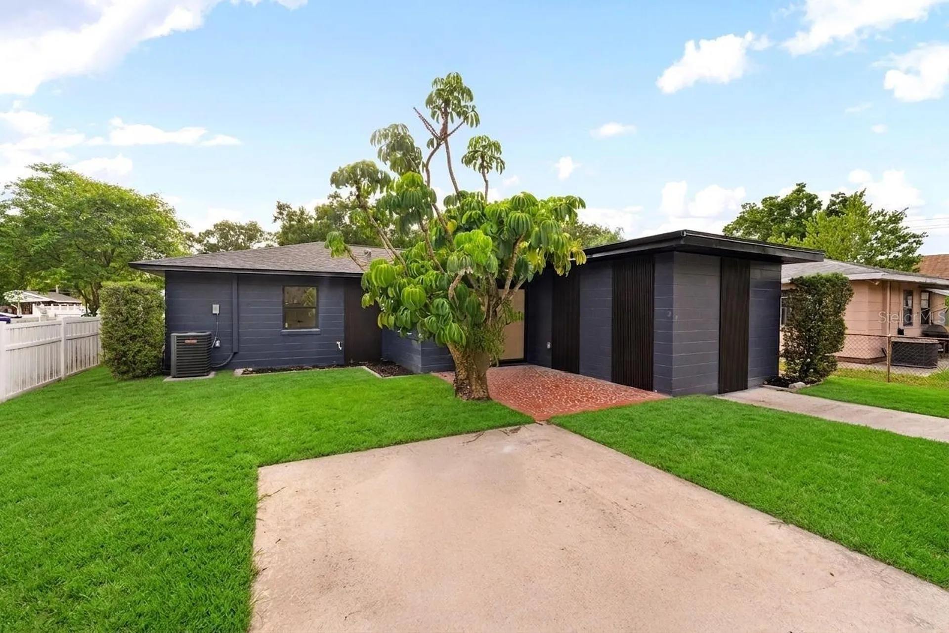 605 N Woodlynne Avenue Tampa FL 33609