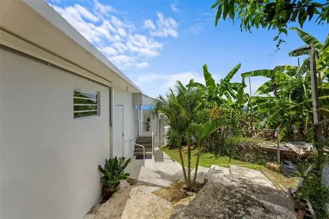 10 Calle Miramar Rincon PR 00677