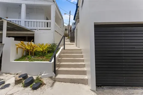 10 Calle Miramar Rincon PR 00677
