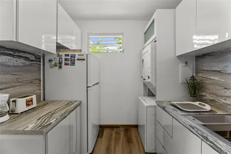10 Calle Miramar Rincon PR 00677
