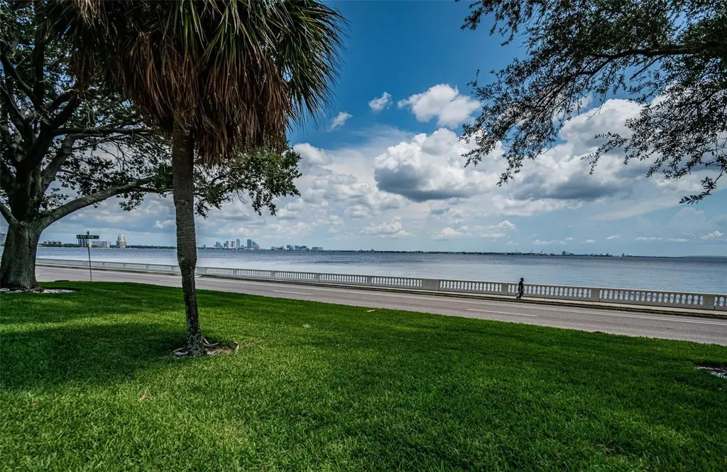 4015 Bayshore Boulevard Tampa FL 33611