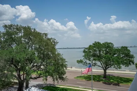 4015 Bayshore Boulevard Tampa FL 33611