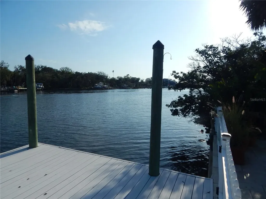 8025 Island Drive Port Richey FL 34668