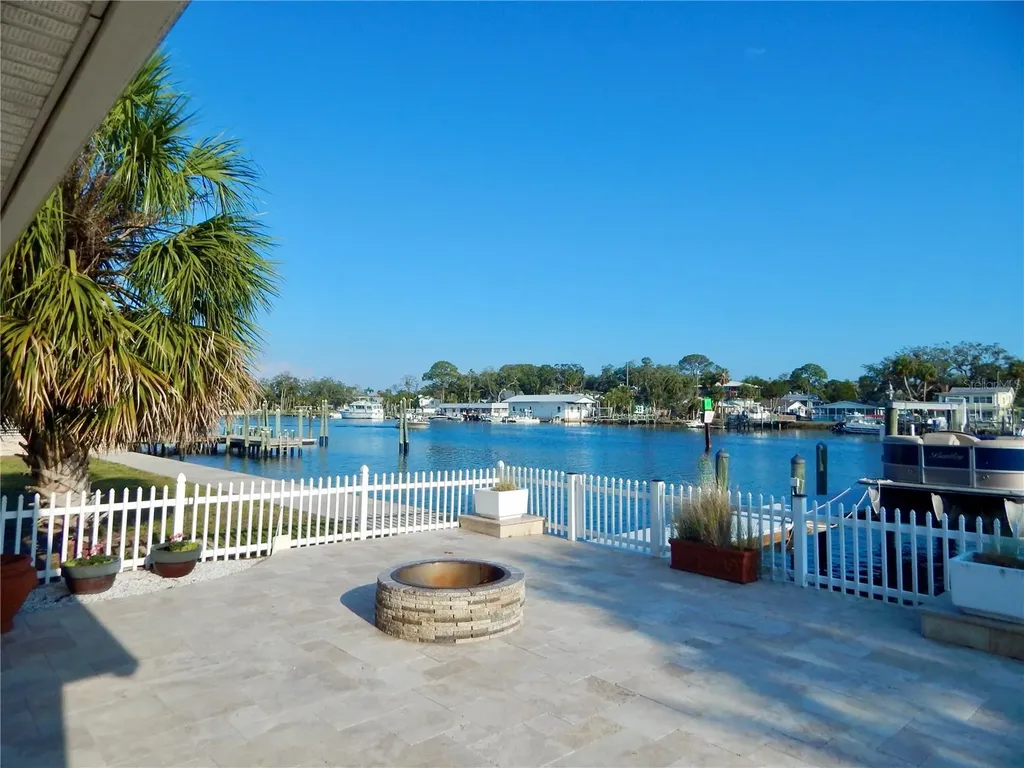 8025 Island Drive Port Richey FL 34668