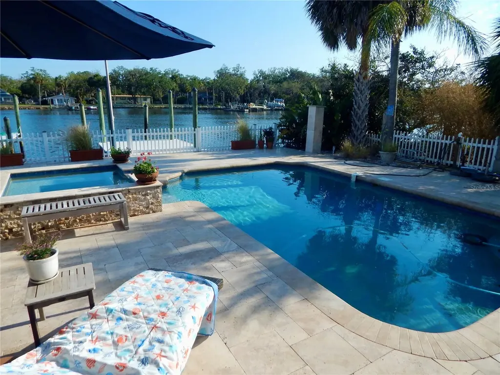8025 Island Drive Port Richey FL 34668